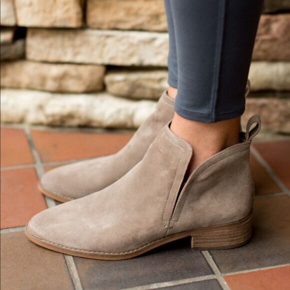 ✨HP✨Dolce Vita 'Tessey' Suede Ankle Boots✨ - Picture 2 of 9